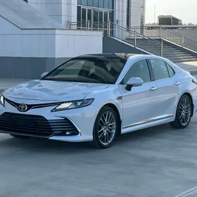 Toyota Camry 2020