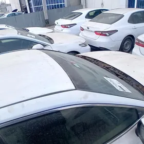 Toyota Camry Hybrid 2022