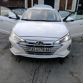 Hyundai Elantra 2020