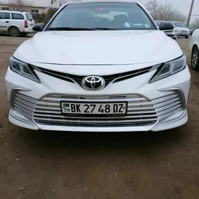 Toyota Camry 2021