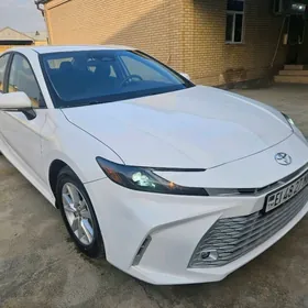 Toyota Camry Hybrid 2024