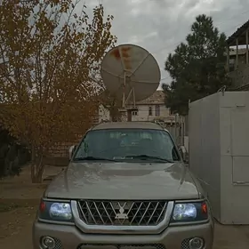 Mitsubishi Montero Sport 2002