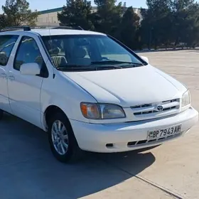 Toyota Sienna 2000