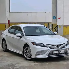 Toyota Camry 2021