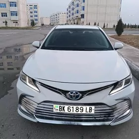 Toyota Camry 2021