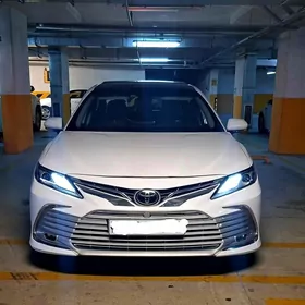 Toyota Camry 2021