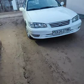 Toyota Camry 2000