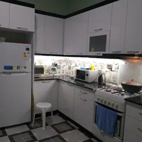 Satlyk jaý Şor Garadamak