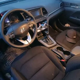 Hyundai Elantra 2020