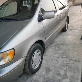 Toyota Sienna 2001