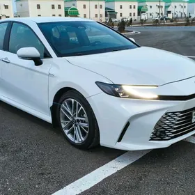 Toyota Camry 2024