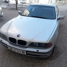 BMW E39 1998