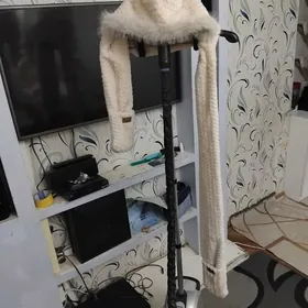 шапка с шарфом и варяшками