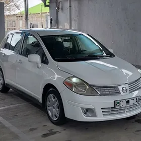 Nissan Versa 2011