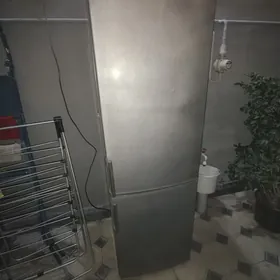 Holodilnik whirlpool