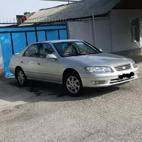 Toyota Camry 2000