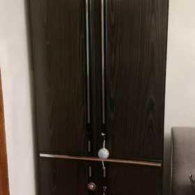 шифоньер и шкаф