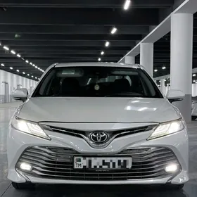 Toyota Camry 2019