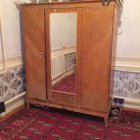 стенка шкаф дервезе