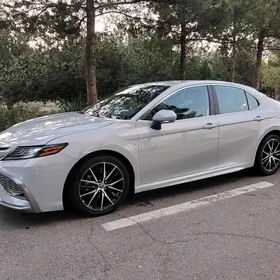 Toyota Camry 2022