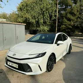 Toyota Camry 2025