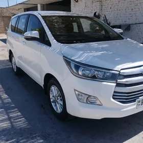 Toyota Innova 2020