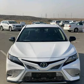 Toyota Camry 2021