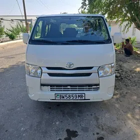 Toyota Hiace 2018