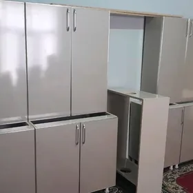 mebil kuhuny garnetu