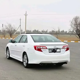 Toyota Camry 2014