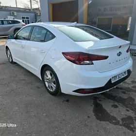 Hyundai Elantra 2020