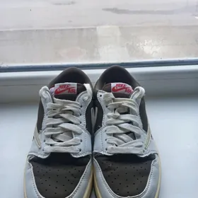 кроссовки Travis Scott