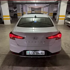 Hyundai Elantra 2020