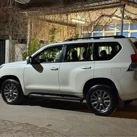 Toyota Land Cruiser Prado 2013