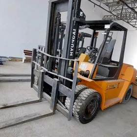 Kara Forklift 2012