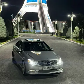 Mercedes-Benz C-Class 2011