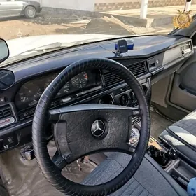 Mercedes-Benz 190E 1989