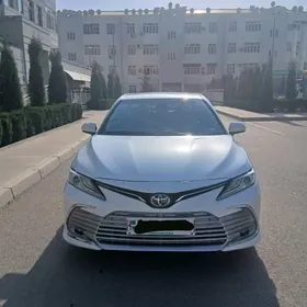 Toyota Camry 2022