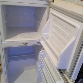 Холодильник .