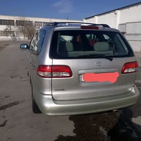 Toyota Sienna 2002