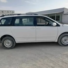 Toyota Sienna 2003