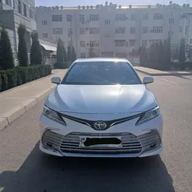 Toyota Camry 2022