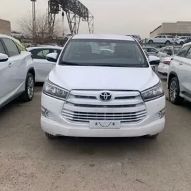 Toyota Innova 2020