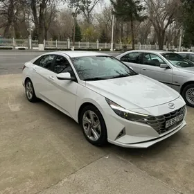 Hyundai Elantra 2022