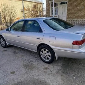 Toyota Camry 2001