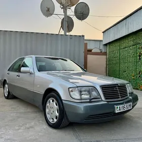 Mercedes-Benz S-Class 1993