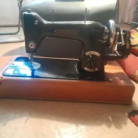 Тикиш машин Pannonia