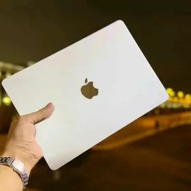 Б/у MacBook Air 13/M4/100%