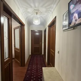 СРОЧНО 3 ком 1 этаж Центр