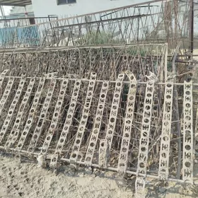 Satlyk matyrýallar birnäçe